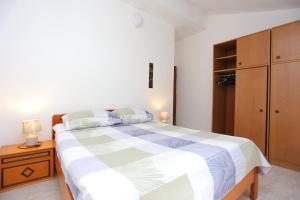 Apartments with parking space Marusici, Omis - 956