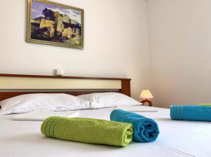 Apartments with parking space Silo, Krk - 18706