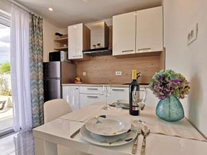 Apartments by the sea Silo, Krk - 18721