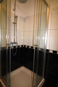 Apartments by the sea Sumartin, Brac - 18749