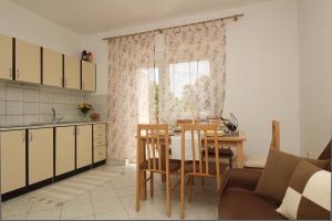 Apartments with parking space Silo, Krk - 18763