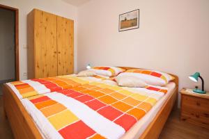 Apartments with parking space Silo, Krk - 18763