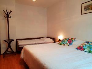 Apartments with parking space Silo, Krk - 18769