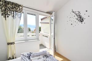 Apartments by the sea Baska, Krk - 18778