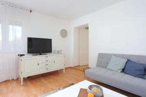 Apartments with a parking space Okrug Donji, Ciovo - 18796