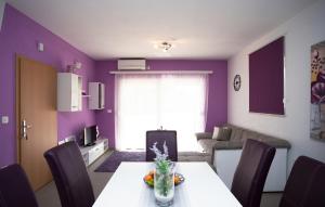 Apartments with parking space Zadar - 18809