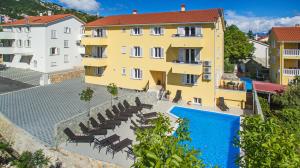 Apartments with a swimming pool Baska, Krk - 18780