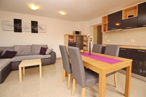 Apartments with swimming pool Baska, Krk - 18780