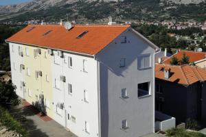 Apartments with a parking space Baska, Krk - 18804