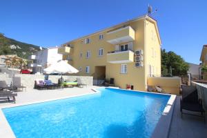 Apartments with a swimming pool Baska, Krk - 18785