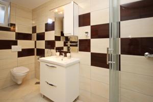 Apartments with swimming pool Baska, Krk - 18785