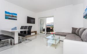 Apartments with parking space Baska, Krk - 18808