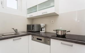 Apartments with parking space Baska, Krk - 18808