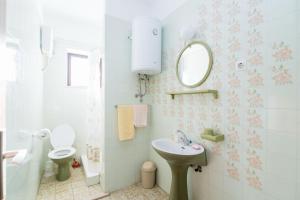 Apartments with parking space Supetar, Brac - 18825