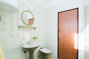 Apartments with parking space Supetar, Brac - 18825