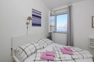 Apartments by the sea Baska, Krk - 18824