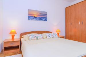 Family-friendly apartments with swimming pool Okrug Gornji, Ciovo - 18827