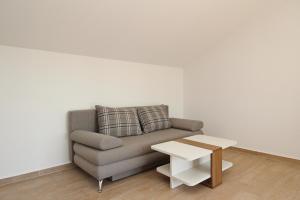 Apartments by the sea Baska, Krk - 18845