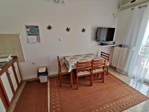 Apartments with parking space Novi Vinodolski - 18855