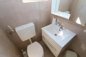 Apartments with a parking space Stara Novalja, Pag - 18860