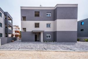 Apartments by the sea Vir - 18881