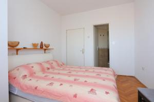 Apartments by the sea Brist, Makarska - 18859