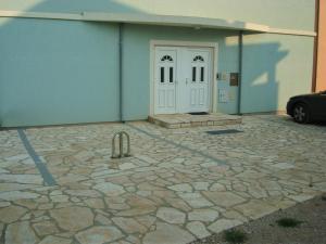 Apartments with parking space Baska, Krk - 18880