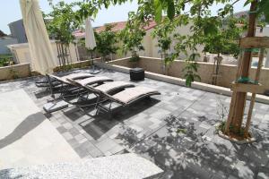 Apartments by the sea Stara Novalja, Pag - 18852 