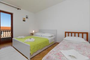 Apartments by the sea Duce, Omis - 18897