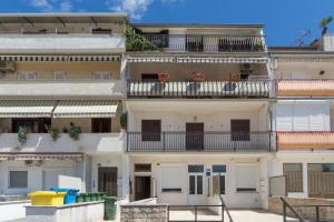 Apartments with a parking space Vrsar, Porec - 18912