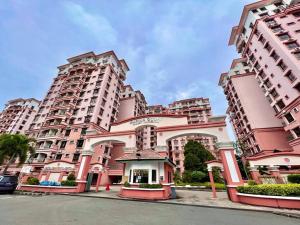 5 BEDROOMS MARINA COURT PENTHOUSE VACATION HOME KOTA KINABALU - 15 pax
