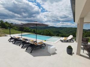 Luxury villa with a swimming pool Hum, Central Istria - Sredisnja Istra - 18867