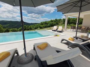 Luxury villa with a swimming pool Hum, Central Istria - Sredisnja Istra - 18867