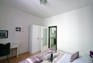 Apartments and rooms with WiFi Split - 18909