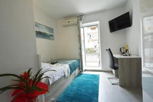 Apartments and rooms with WiFi Split - 18909