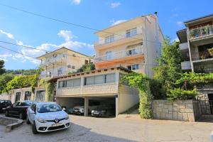 Apartments with WiFi Dugi Rat, Omis - 18917