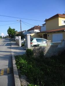 Apartments with a parking space Zadar - 18899