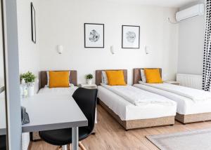 Triple Room room in Guest House Family