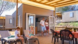 Campings Camping les Cigales : photos des chambres