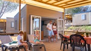 Campings Camping les Cigales : photos des chambres