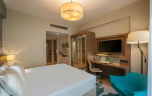 The Superior Living Batışehir