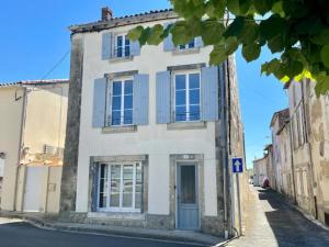 Maisons de vacances Town house Aulnay, walk to bars/restaurants : photos des chambres