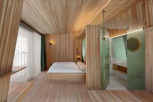 Deluxe Double Room with Balcony room in Hotel Glocke