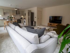 Pass the Keys Charming Central Apartment Steps from Nottinghams Best