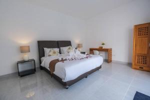 Villa Akmali Seminyak Drupadi 2 Bedrooms wPool 5mins to Beach