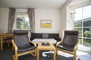 nah am Meer, ruhige Lage, gratis Nutzung vom AHOI Erlebnisbad und Sauna in Sellin - Haus Inselblick FeWo 02