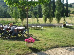 Maisons de vacances Comfortable Quiet House in the countryside Porte-du-Quercy for 8 people : photos des chambres