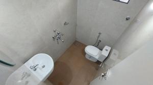 FOUR SQUARE COMFORTS