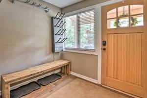 Cozy Vail Condo about 4 Mi to Vail Ski Resort!