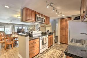 Cozy Vail Condo about 4 Mi to Vail Ski Resort!